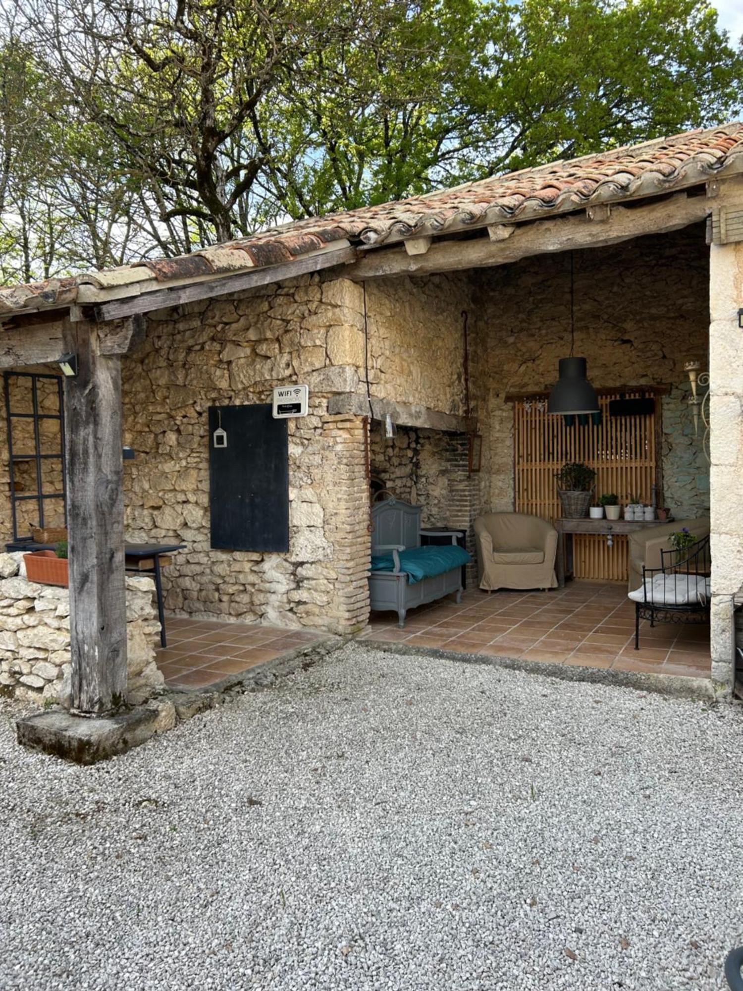 Les Fontanelles Du Quercy Blanc Villa Montcuq ภายนอก รูปภาพ